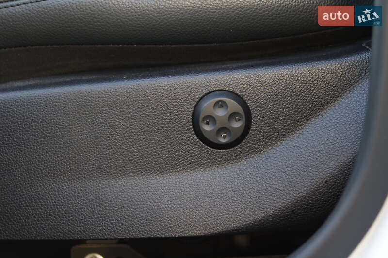 Позашляховик / Кросовер Mercedes-Benz GLK-Class 2010 в Львові фото 20 Позашляховик / Кросовер Mercedes-Benz GLK-Class 2010 в Львові