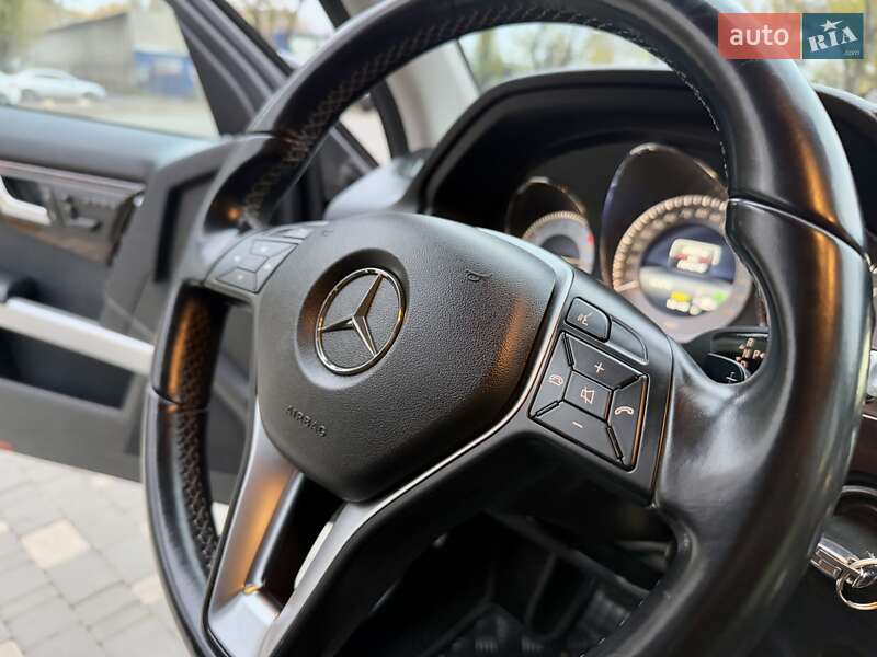 Позашляховик / Кросовер Mercedes-Benz GLK-Class 2013 в Одесі фото 57 Позашляховик / Кросовер Mercedes-Benz GLK-Class 2013 в Одесі
