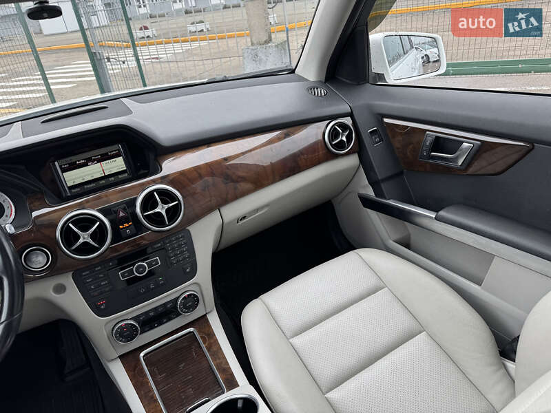 Внедорожник / Кроссовер Mercedes-Benz GLK-Class 2014 в Киеве
