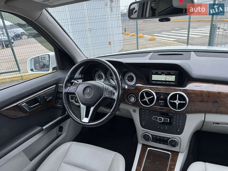 Внедорожник / Кроссовер Mercedes-Benz GLK-Class 2014 в Киеве