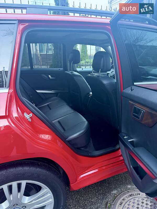 Позашляховик / Кросовер Mercedes-Benz GLK-Class 2014 в Києві