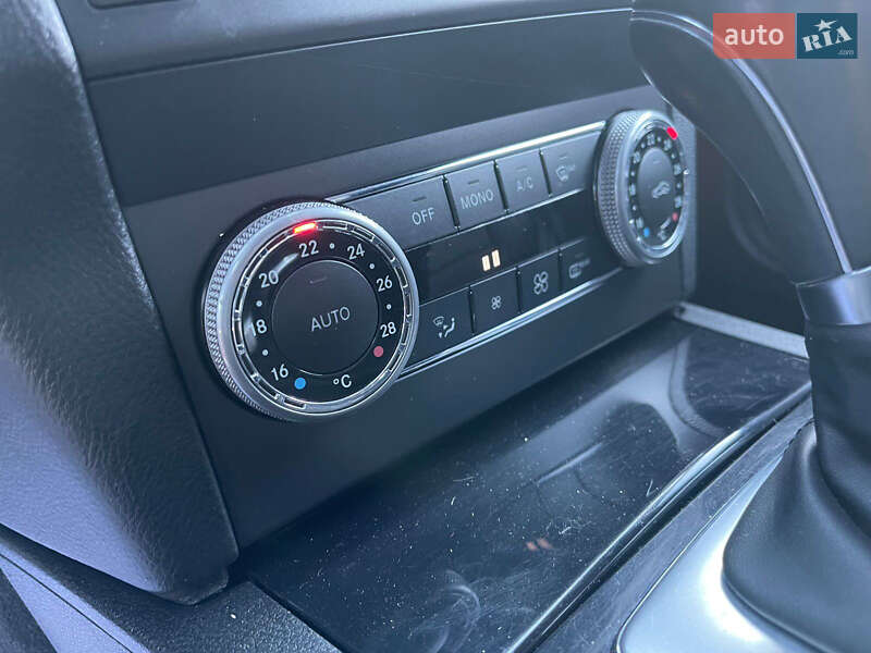 Внедорожник / Кроссовер Mercedes-Benz GLK-Class 2011 в Ровно