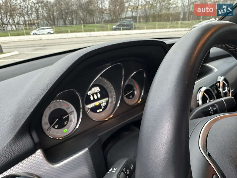 Внедорожник / Кроссовер Mercedes-Benz GLK-Class 2012 в Киеве