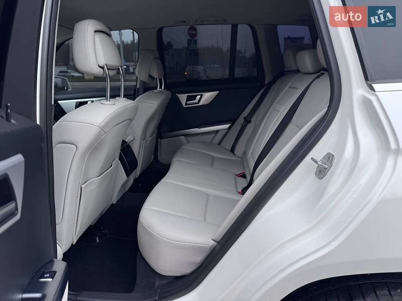 Позашляховик / Кросовер Mercedes-Benz GLK-Class 2014 в Києві