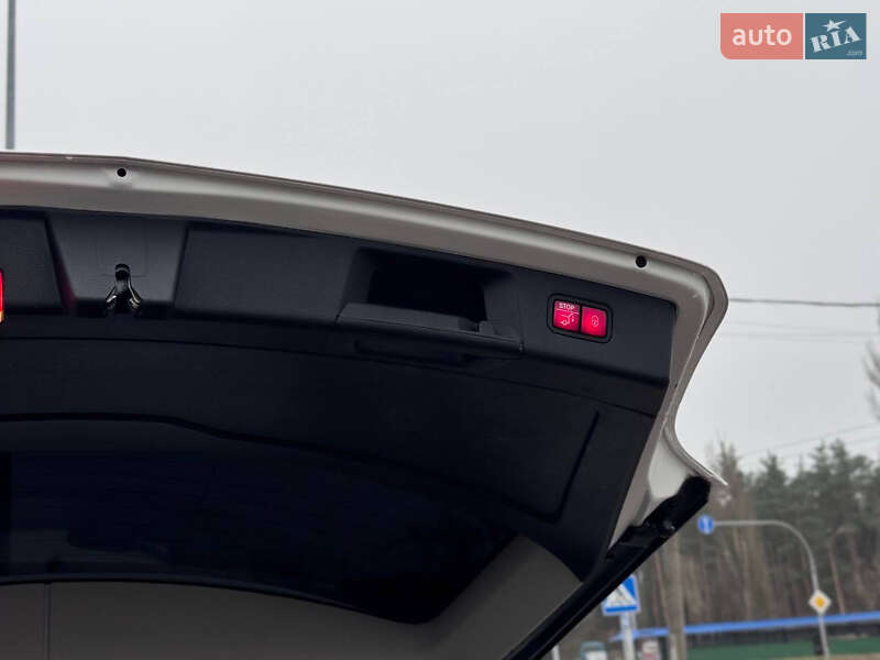 Позашляховик / Кросовер Mercedes-Benz GLK-Class 2014 в Києві