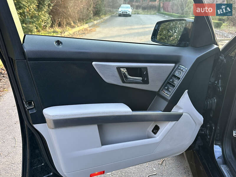 Внедорожник / Кроссовер Mercedes-Benz GLK-Class 2010 в Ровно