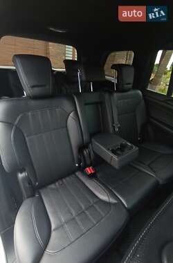 Внедорожник / Кроссовер Mercedes-Benz GLS-Class 2017 в 