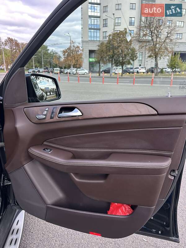Внедорожник / Кроссовер Mercedes-Benz GLS-Class 2017 в Киеве фото 37 Внедорожник / Кроссовер Mercedes-Benz GLS-Class 2017 в Киеве