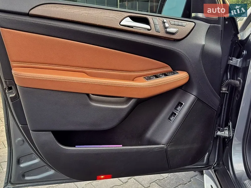 Mercedes-Benz GLS-Class 2016 VIN 4JGDF6EE4HA879754 фото оголошення 12 з 64