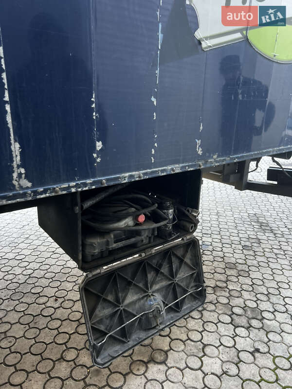 Грузовой фургон Mercedes-Benz LK-Series 1995 в Ужгороде