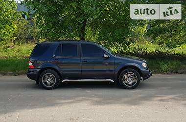 Внедорожник / Кроссовер Mercedes-Benz M-Class 2003 в Ровно