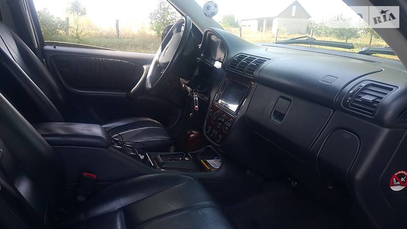 Позашляховик / Кросовер Mercedes-Benz M-Class 2000 в Києві