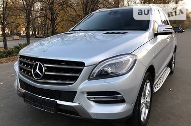 Внедорожник / Кроссовер Mercedes-Benz M-Class 2013 в Киеве