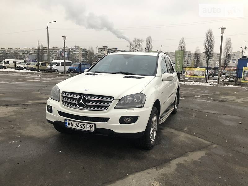 Позашляховик / Кросовер Mercedes-Benz M-Class 2008 в 