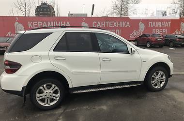 Позашляховик / Кросовер Mercedes-Benz M-Class 2008 в 