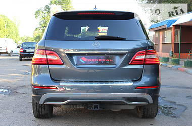 Позашляховик / Кросовер Mercedes-Benz M-Class 2015 в 
