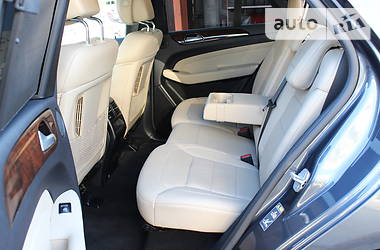 Позашляховик / Кросовер Mercedes-Benz M-Class 2015 в 