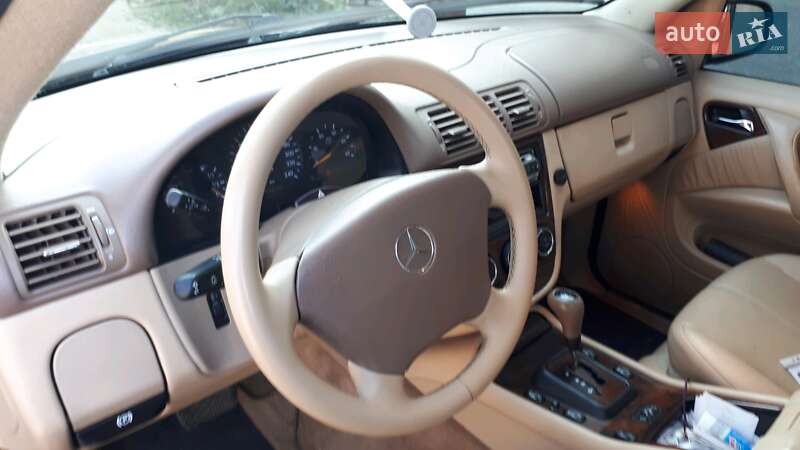 Внедорожник / Кроссовер Mercedes-Benz M-Class 2002 в Черновцах