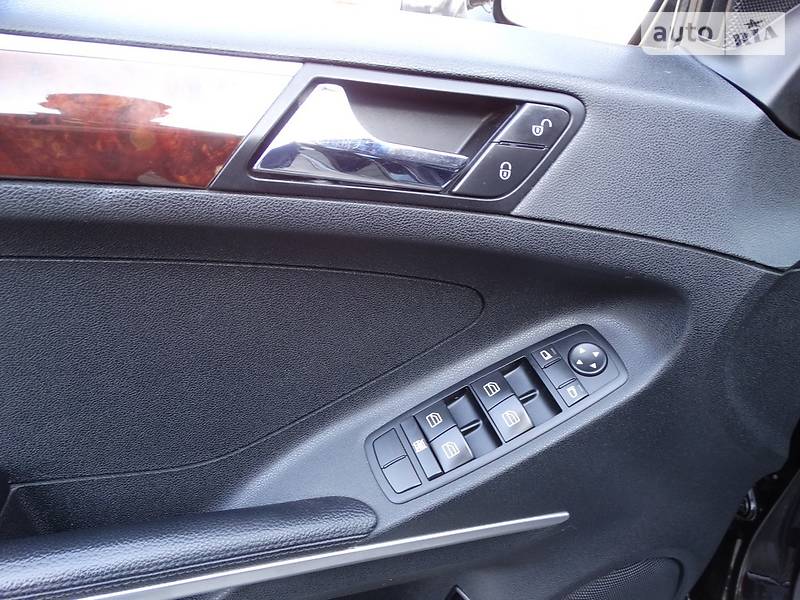 Позашляховик / Кросовер Mercedes-Benz M-Class 2006 в Дніпрі