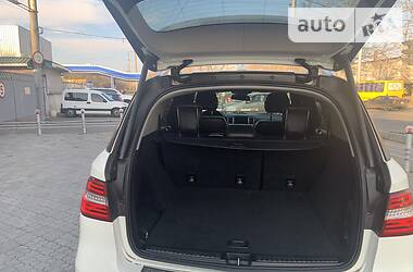 Позашляховик / Кросовер Mercedes-Benz M-Class 2013 в 