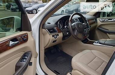 Позашляховик / Кросовер Mercedes-Benz M-Class 2014 в 