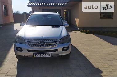 Позашляховик / Кросовер Mercedes-Benz M-Class 2006 в 