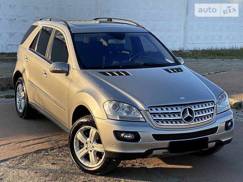 Позашляховик / Кросовер Mercedes-Benz M-Class 2008 в 