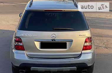 Позашляховик / Кросовер Mercedes-Benz M-Class 2008 в 