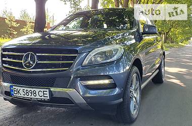 Позашляховик / Кросовер Mercedes-Benz M-Class 2013 в 
