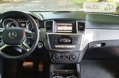 Позашляховик / Кросовер Mercedes-Benz M-Class 2013 в 