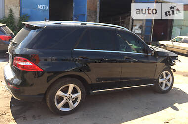 Позашляховик / Кросовер Mercedes-Benz M-Class 2014 в 