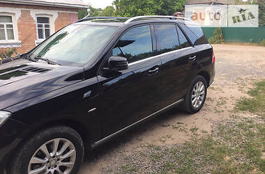 Позашляховик / Кросовер Mercedes-Benz M-Class 2012 в 