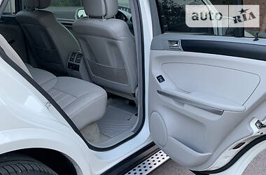 Внедорожник / Кроссовер Mercedes-Benz M-Class 2010 в 