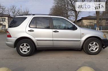 Внедорожник / Кроссовер Mercedes-Benz M-Class 1999 в 