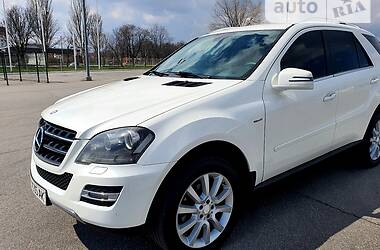 Внедорожник / Кроссовер Mercedes-Benz M-Class 2010 в Днепре