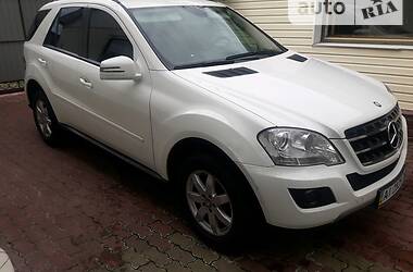 Внедорожник / Кроссовер Mercedes-Benz M-Class 2010 в Киеве