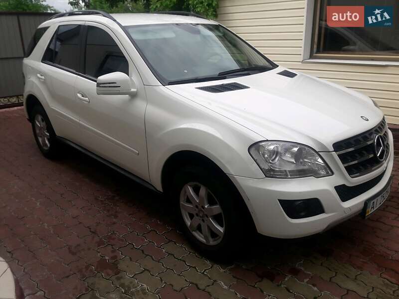 Mercedes-Benz M-Class 2010