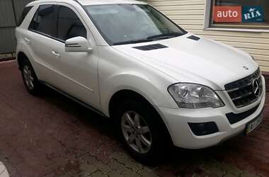 Внедорожник / Кроссовер Mercedes-Benz M-Class 2010 в 