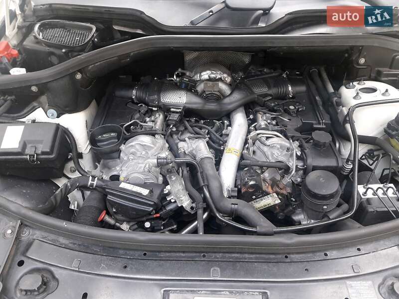 Внедорожник / Кроссовер Mercedes-Benz M-Class 2010 в Киеве