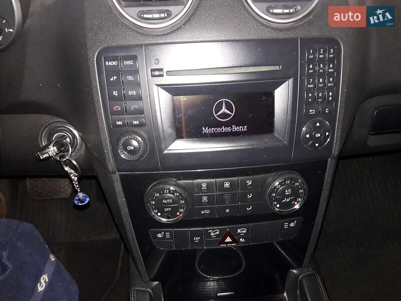 Внедорожник / Кроссовер Mercedes-Benz M-Class 2010 в Киеве