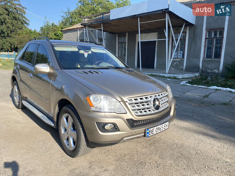 Mercedes-Benz M-Class 2009