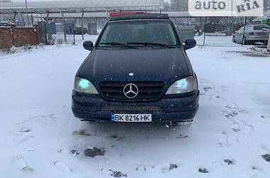Внедорожник / Кроссовер Mercedes-Benz M-Class 2000 в Ровно