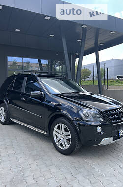 Позашляховик / Кросовер Mercedes-Benz M-Class 2008 в Чернівцях