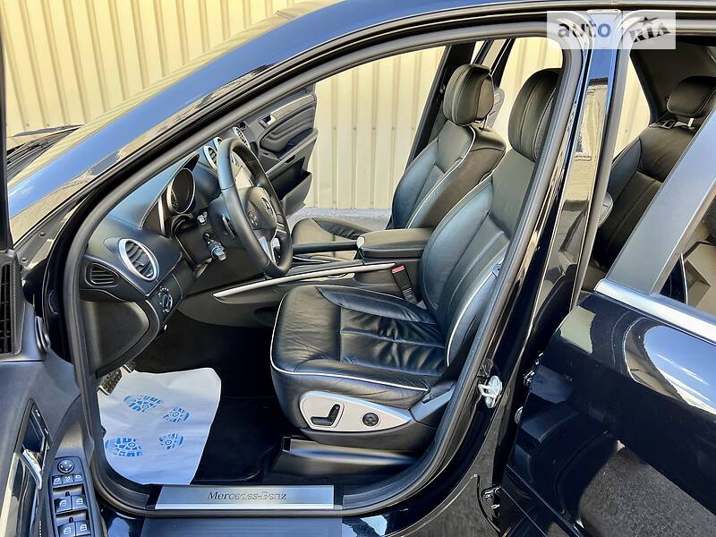 Внедорожник / Кроссовер Mercedes-Benz M-Class 2011 в Киеве