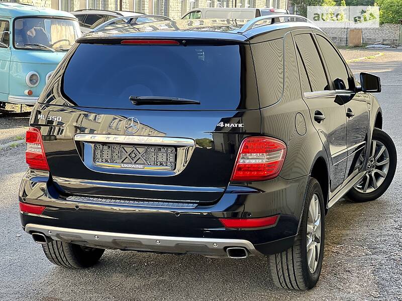 Внедорожник / Кроссовер Mercedes-Benz M-Class 2011 в Киеве