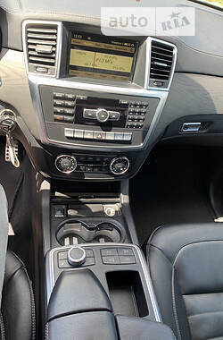 Внедорожник / Кроссовер Mercedes-Benz M-Class 2012 в Черновцах