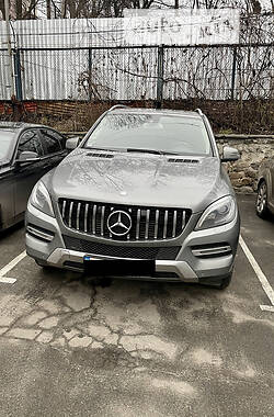 Внедорожник / Кроссовер Mercedes-Benz M-Class 2013 в Киеве