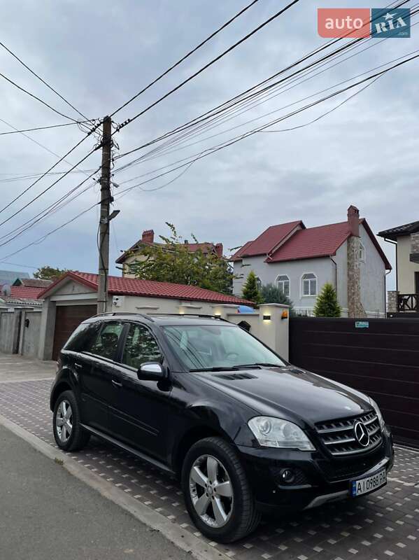 Позашляховик / Кросовер Mercedes-Benz M-Class 2010 в Києві