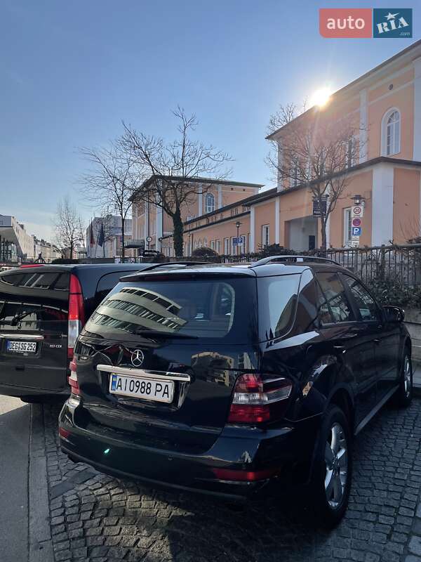 Позашляховик / Кросовер Mercedes-Benz M-Class 2010 в Києві