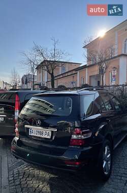 Внедорожник / Кроссовер Mercedes-Benz M-Class 2010 в 